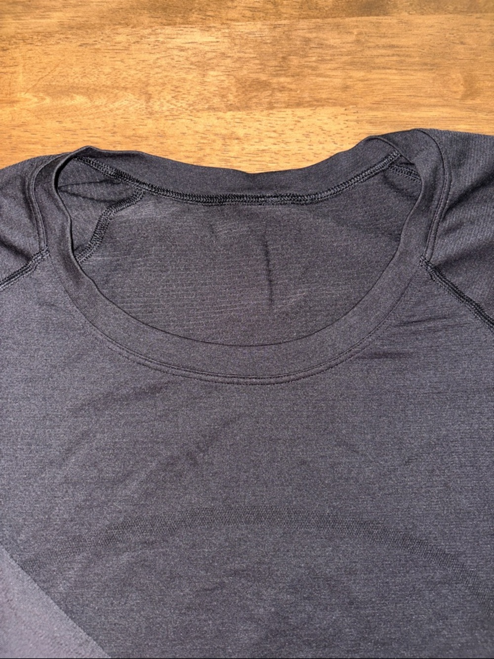 lululemon athletica Women's Long-Sleeve Hip Length Swiftly Tech Shirt 2.0 - Picture 3 of 7